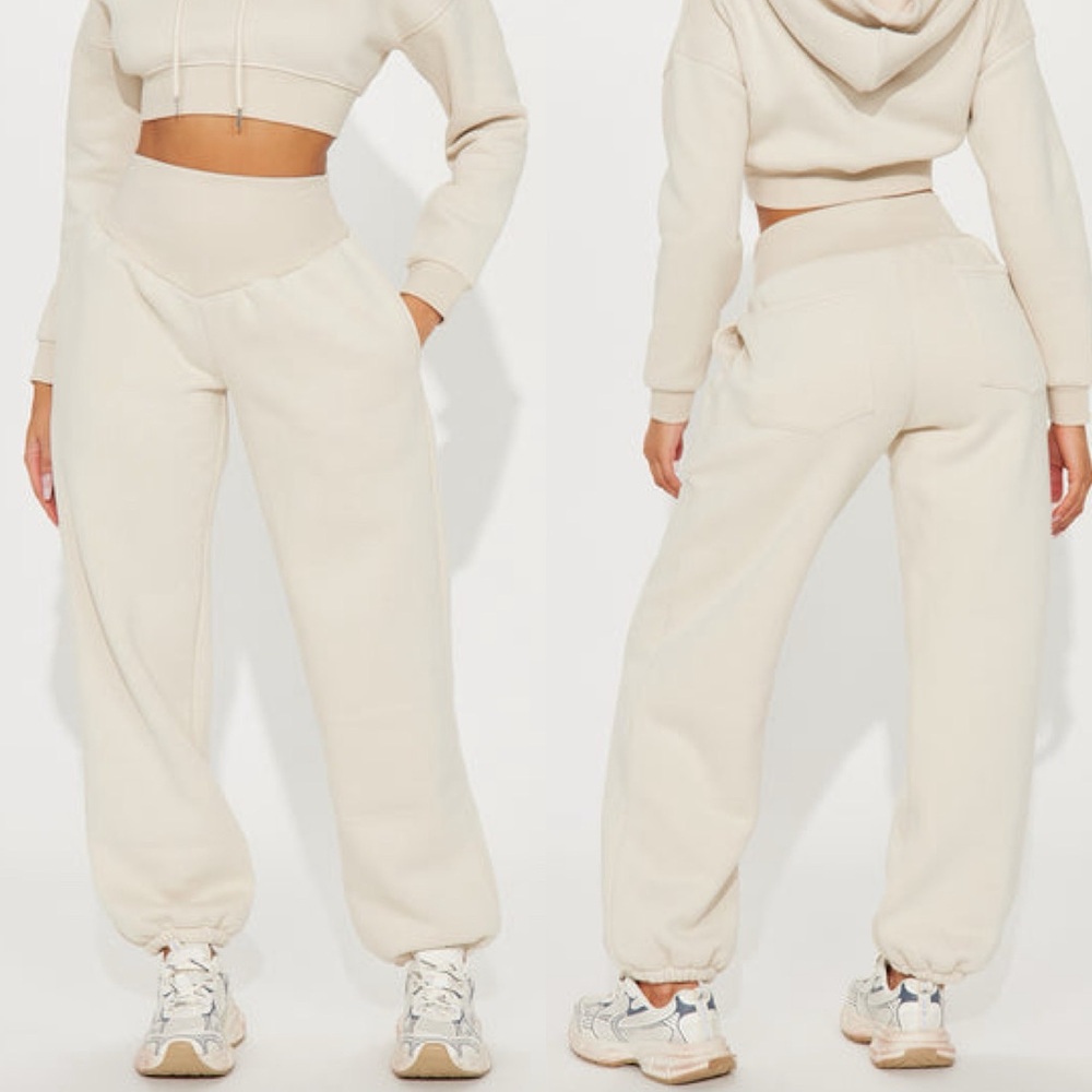 FASHION NOVA Nikkie Fleece Jogger Sweatpants Ribbed Waist in Cream Size M NWOT